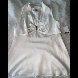 Donna Morgan White V-Neck Sleeveless Dress Blouse